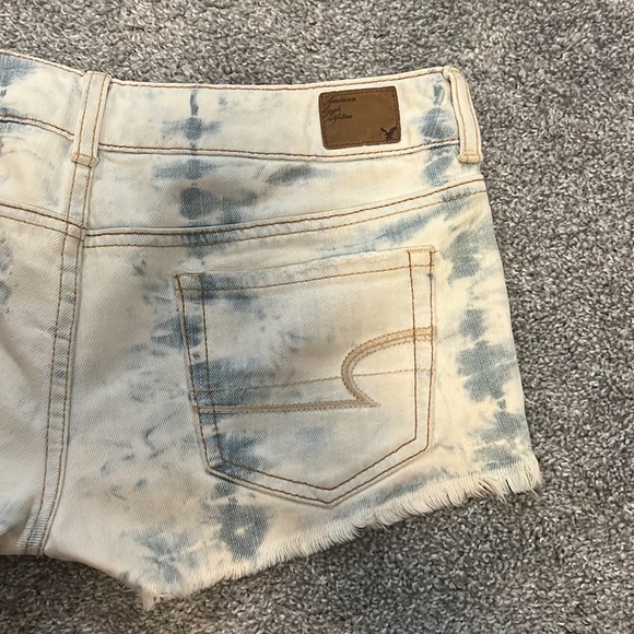 American Eagle Acid Wash Raw Hem Shorts - Picture 4 of 4